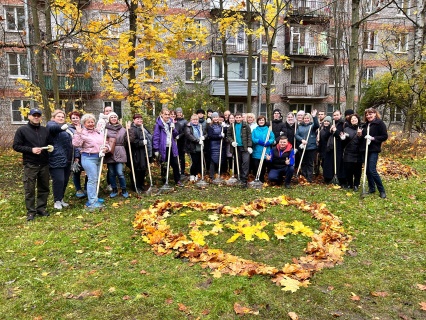 Сотрудники РЖА Выборгского района приняли активное участие в общегородском субботнике