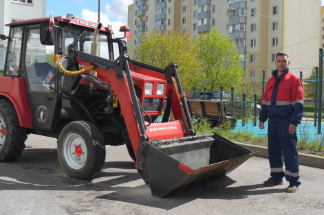 Как МТЗ‑320 помогает поддерживать порядок в городе